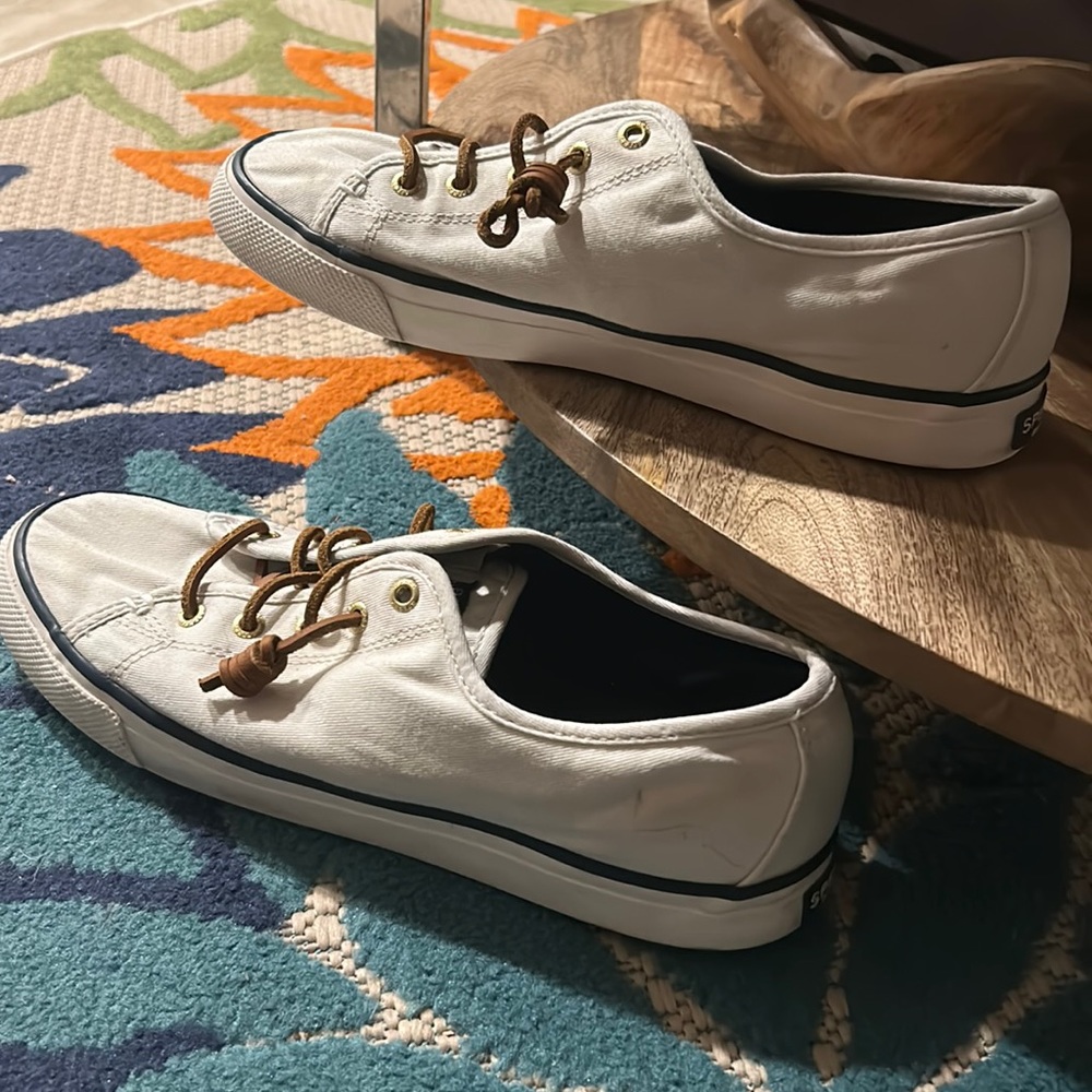 Sperry top-sider sneaker. 8.5